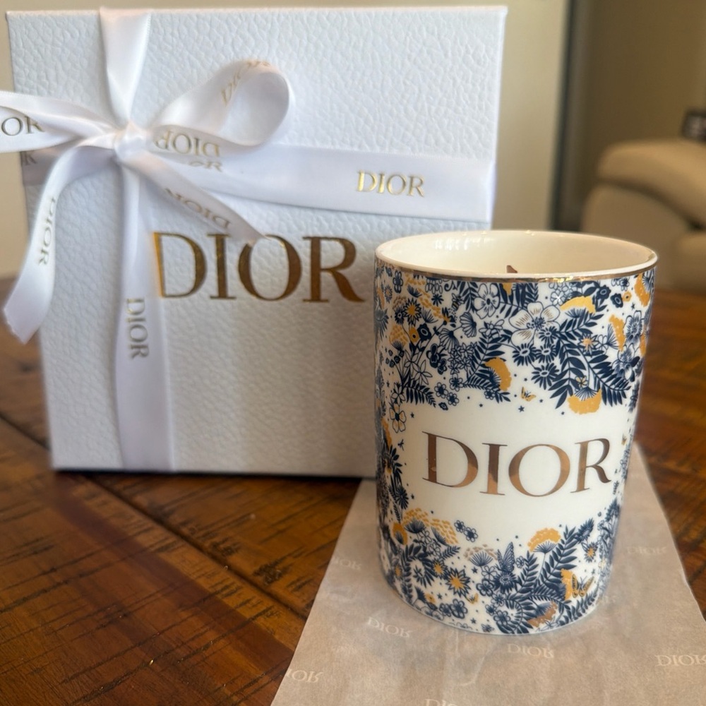 Dior Luxurious White and Blue Candle